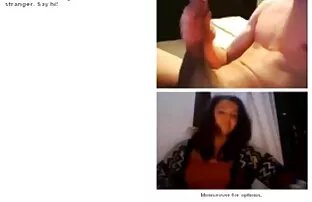Madura glamorosa disfrutando de un porno en español audio latino trío